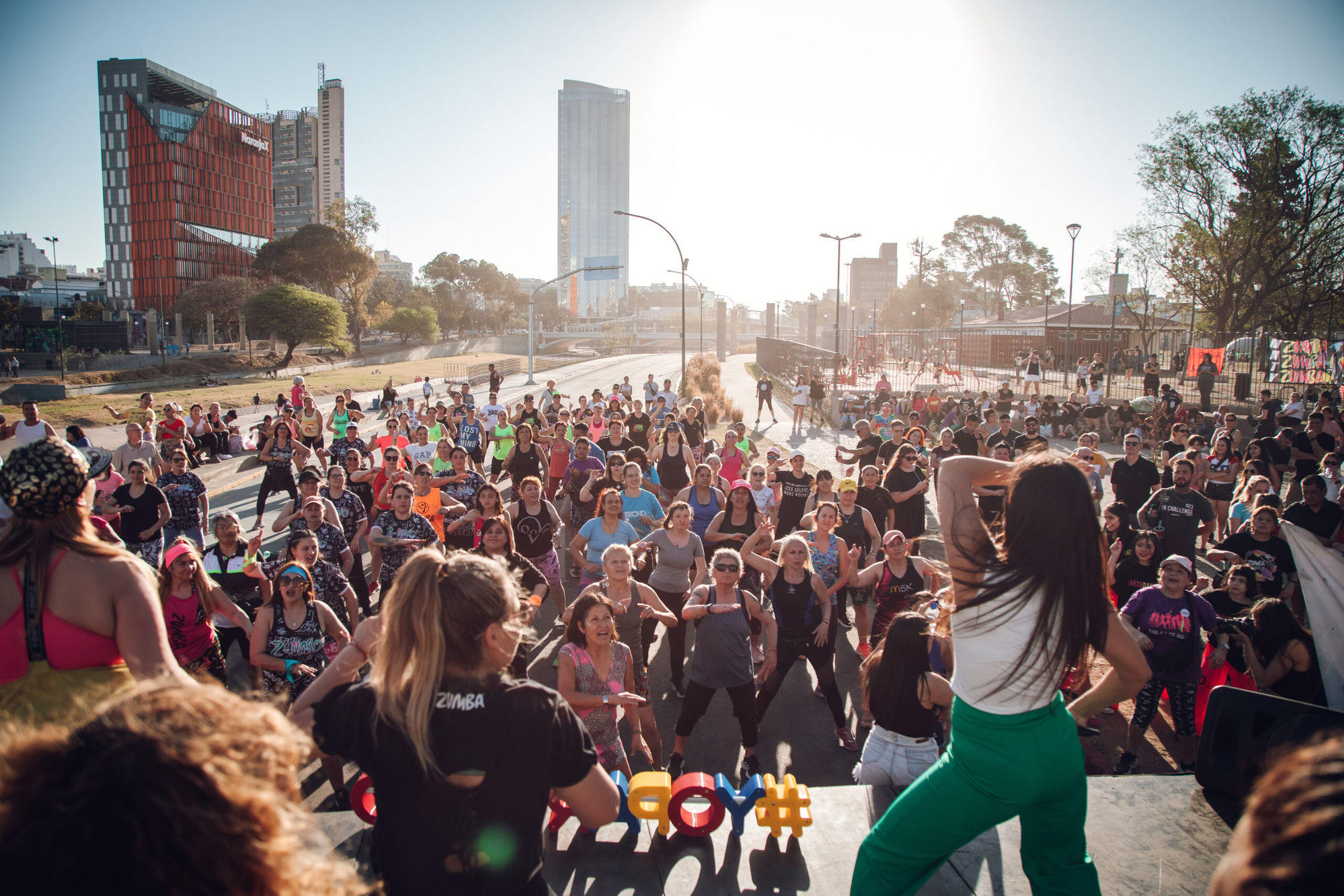 Zumba masivo al aire libre en Córdoba